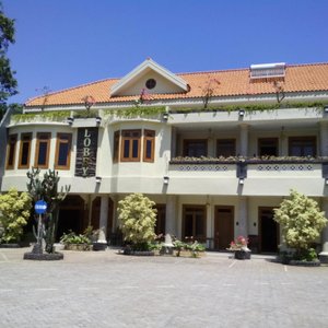 halaman dan Lobby