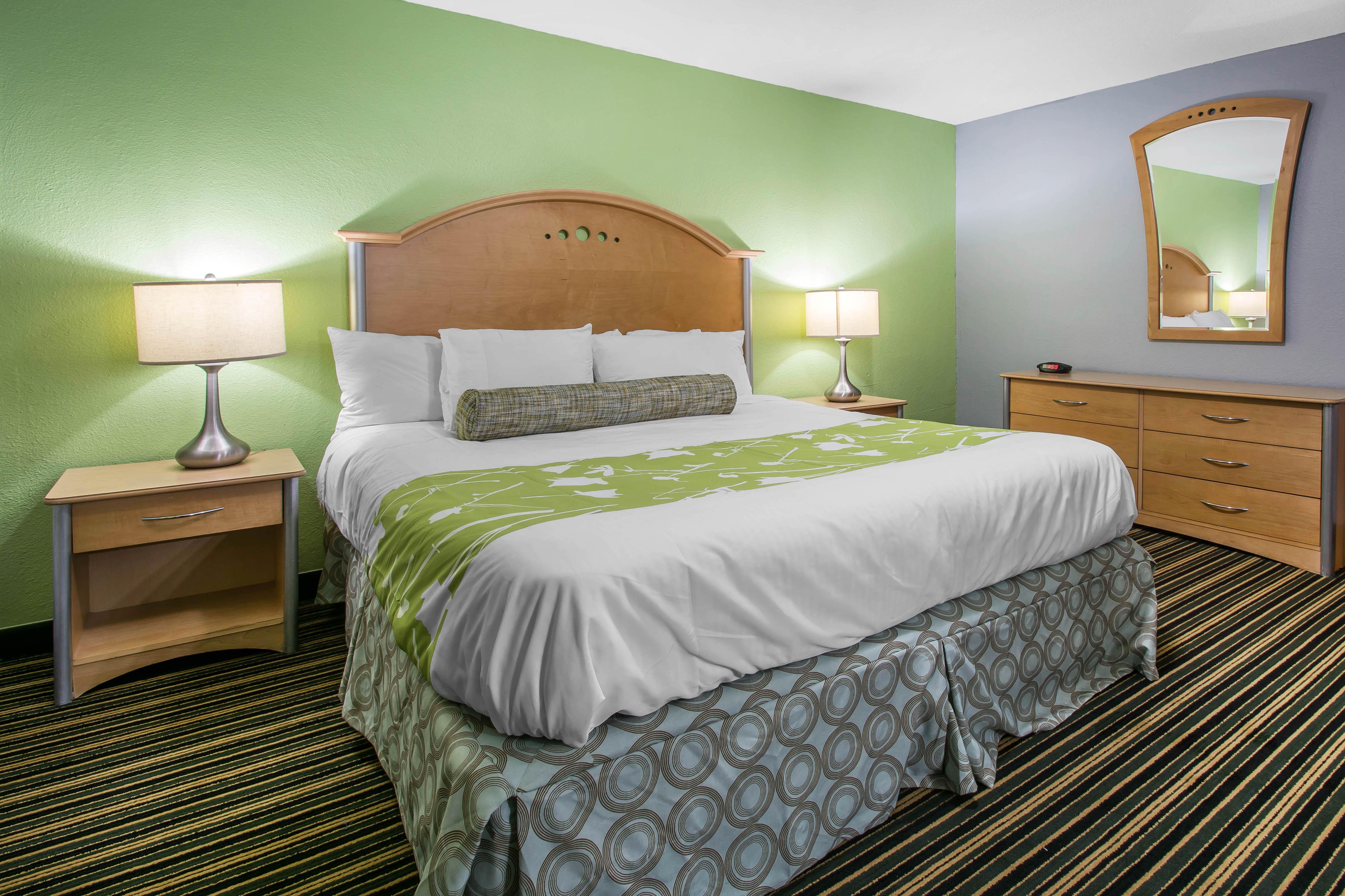 RODEWAY INN & SUITES - Updated 2024 Reviews, Photos & Prices