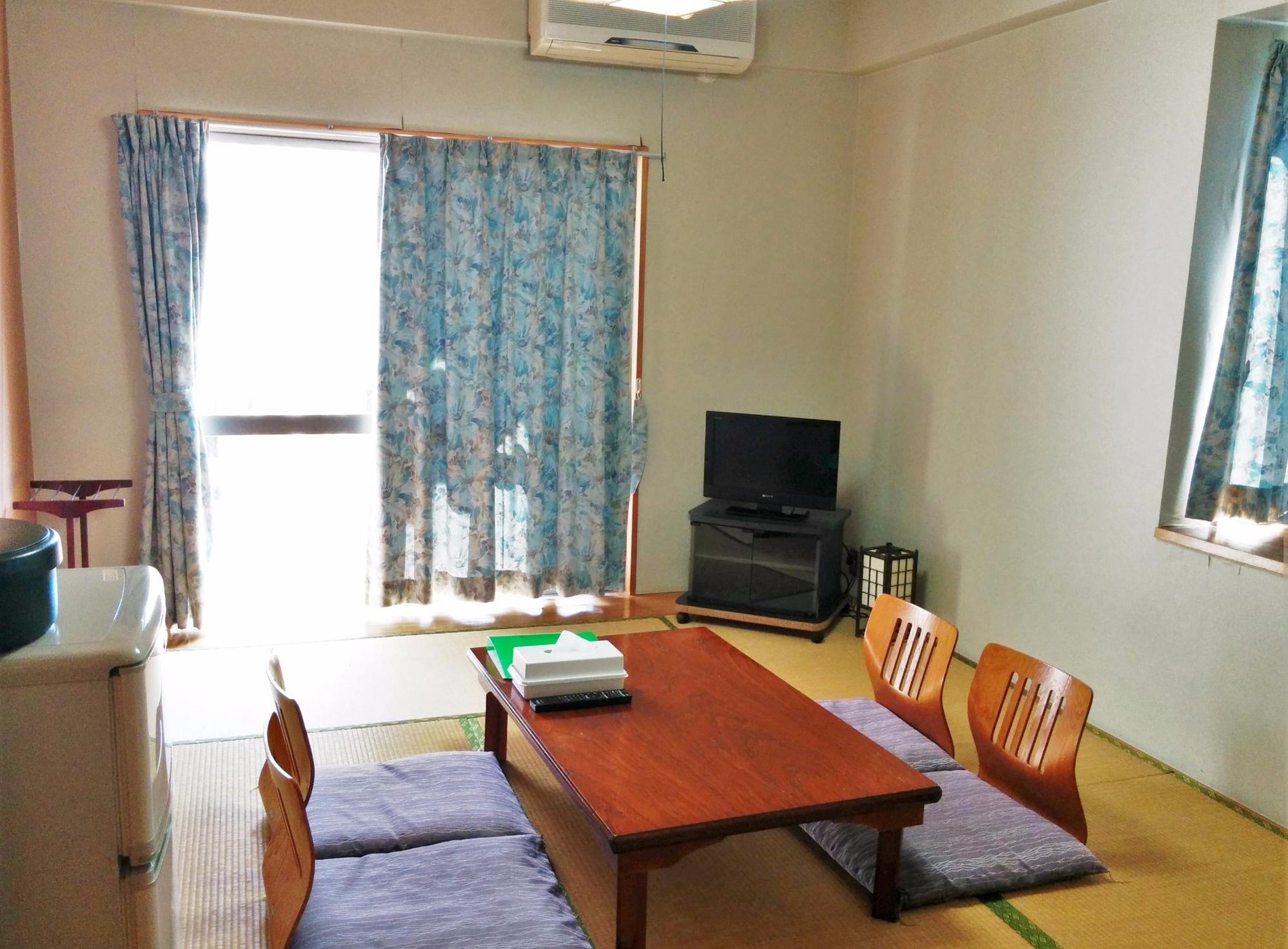 Okinawa International Youth Hostel by null