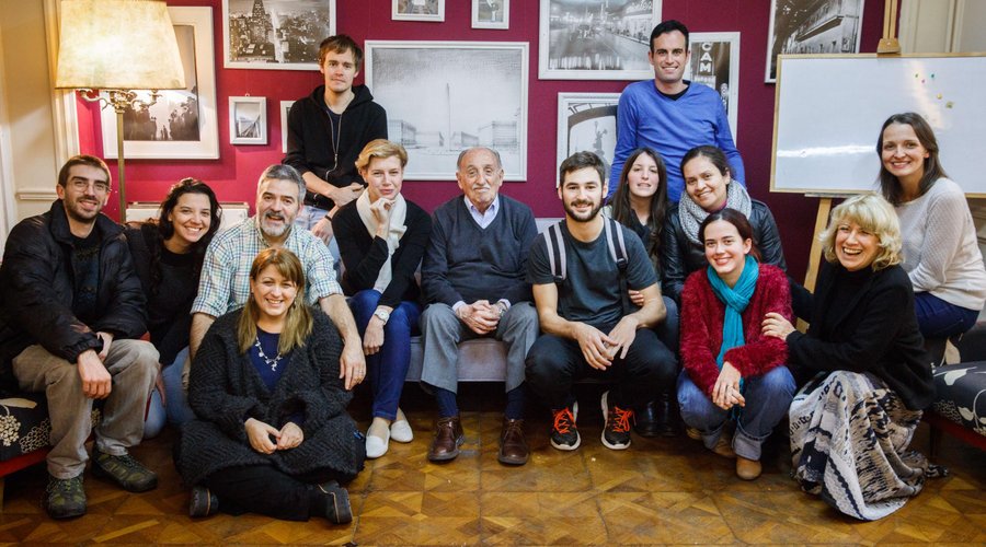 Event: “Chat with Carlos ‘Calica’ Ferrer”, the author with all the group