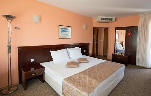 Hotel Divesta in Varna, image may contain: Furniture, Bed, Corner, Bedroom