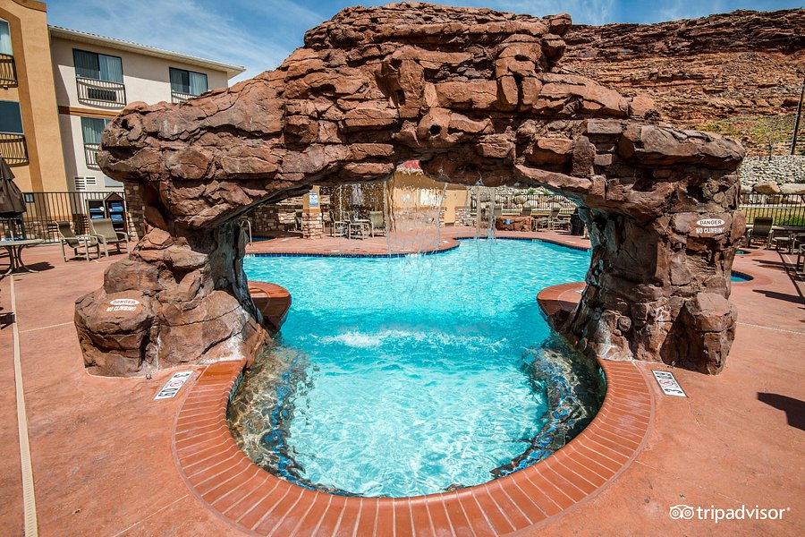 HOLIDAY INN EXPRESS HOTEL & SUITES MOAB $63 ($̶7̶2̶) - Updated 2020