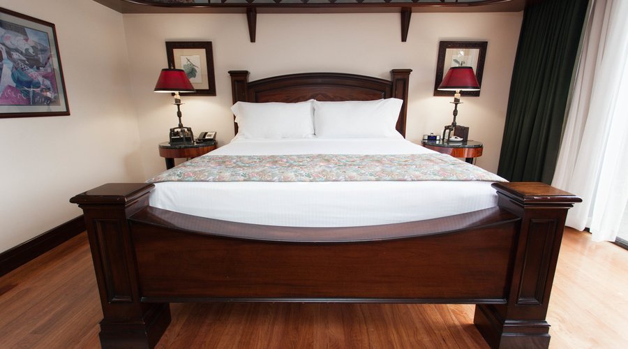 The Railroad Baron's Suite at the Dinah's Garden Hotel