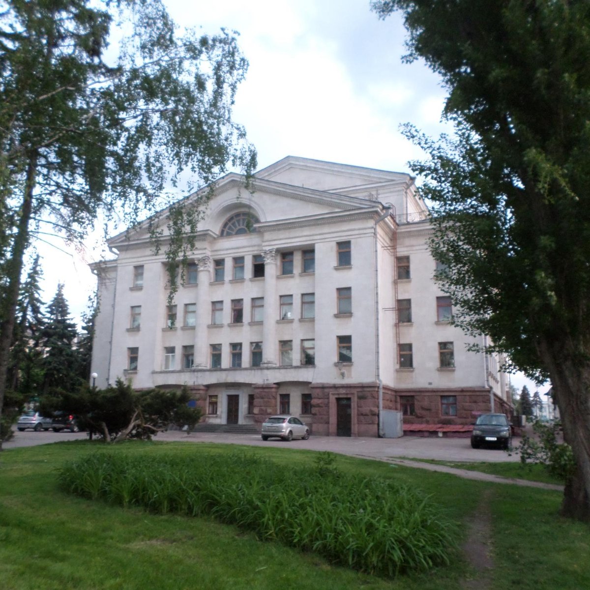 театры чернигова