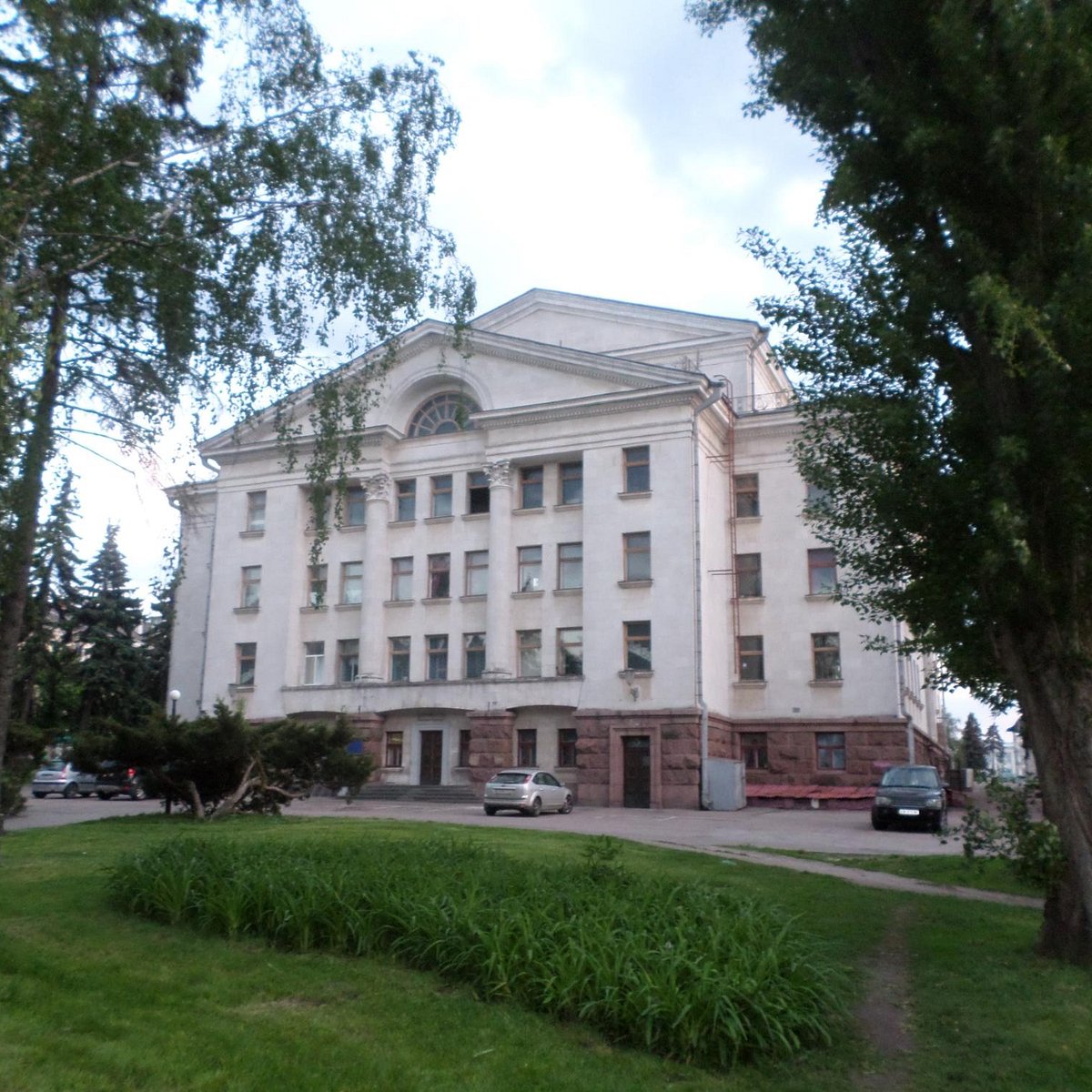 театры чернигова