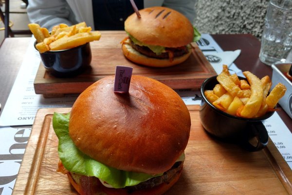 Três lancherias clássicas para comer um bom xis em Canoas