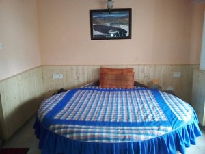 Room & Suite