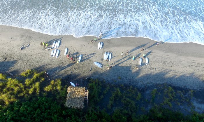 Technical surf coaching for beginners and competitors at Surf Simply's  beautiful, all inclusive boutique resort in Nosara, Costa Rica.