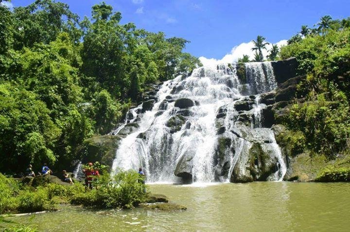 Waterfall Adventures in the Philippines - Majestic Wonder: Pagsanjan Falls