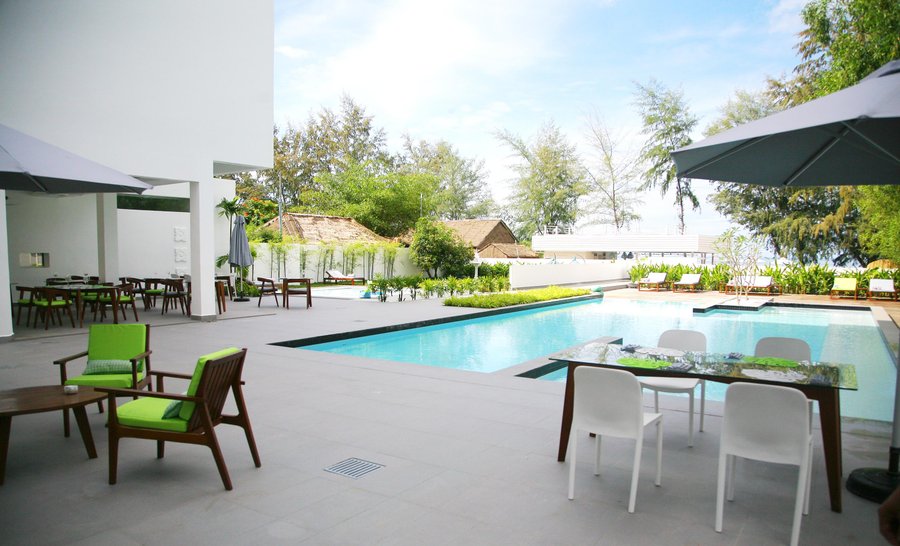Naia Pool & Restaurant