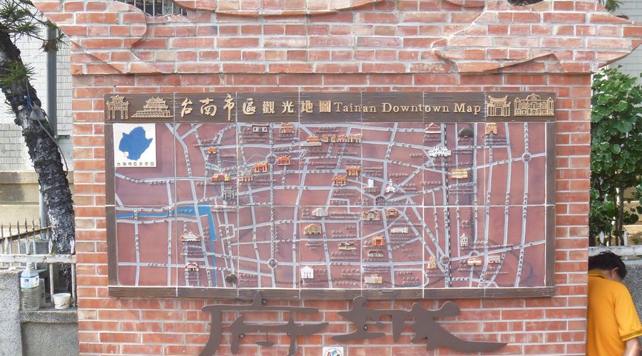 駅前の案内