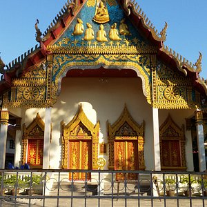 Temple walking distance away (10min)