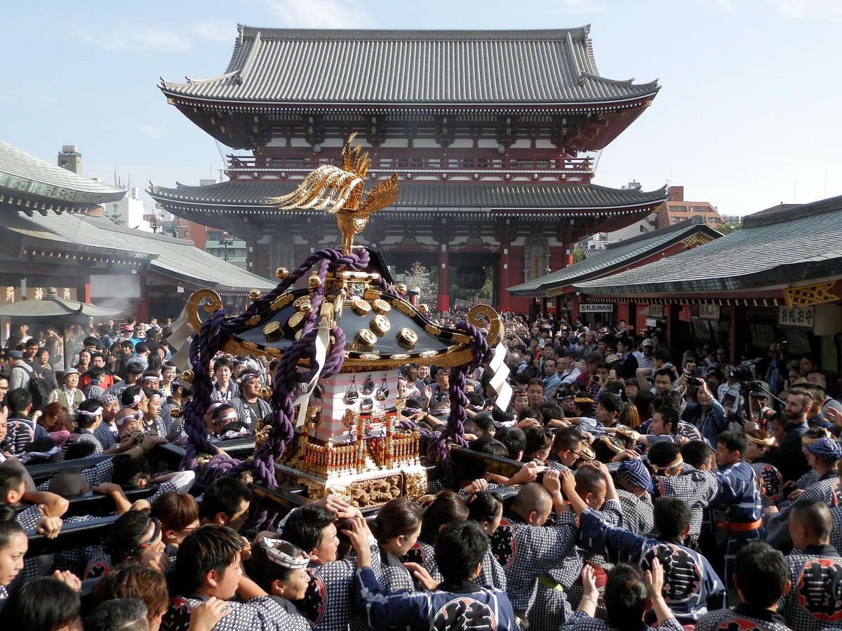 Khu phố Nakamise-dori: Một hành trình khám phá văn hóa Nhật Bản