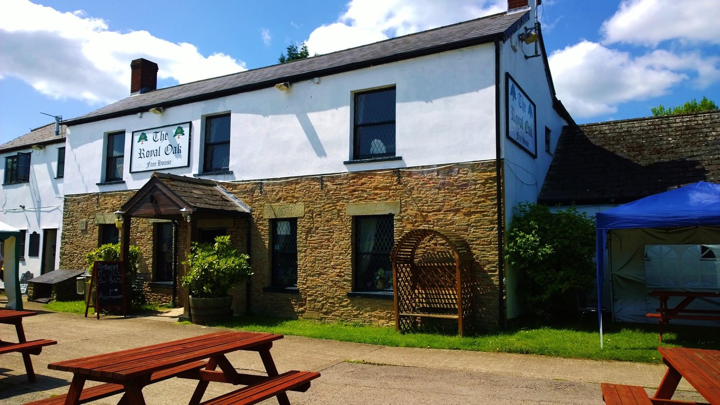 The Royal Oak Whitecroft Bar or Lounge: Pictures & Reviews - Tripadvisor