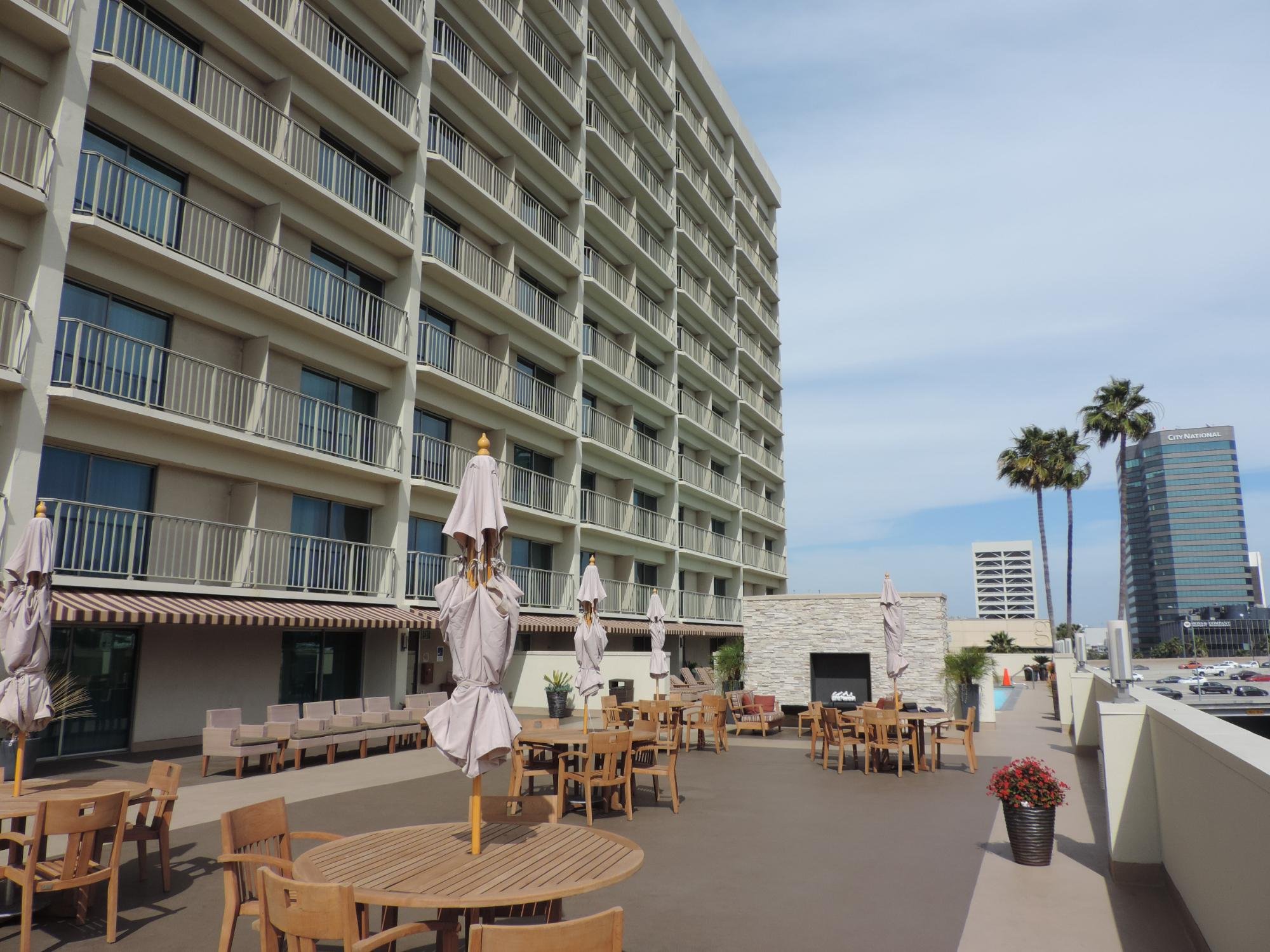 Courtyard by Marriott Los Angeles Sherman Oaks Pool Pictures