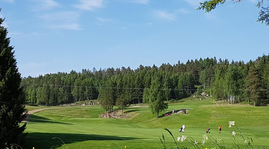Players on the first hole at Kjekstad Golf Course