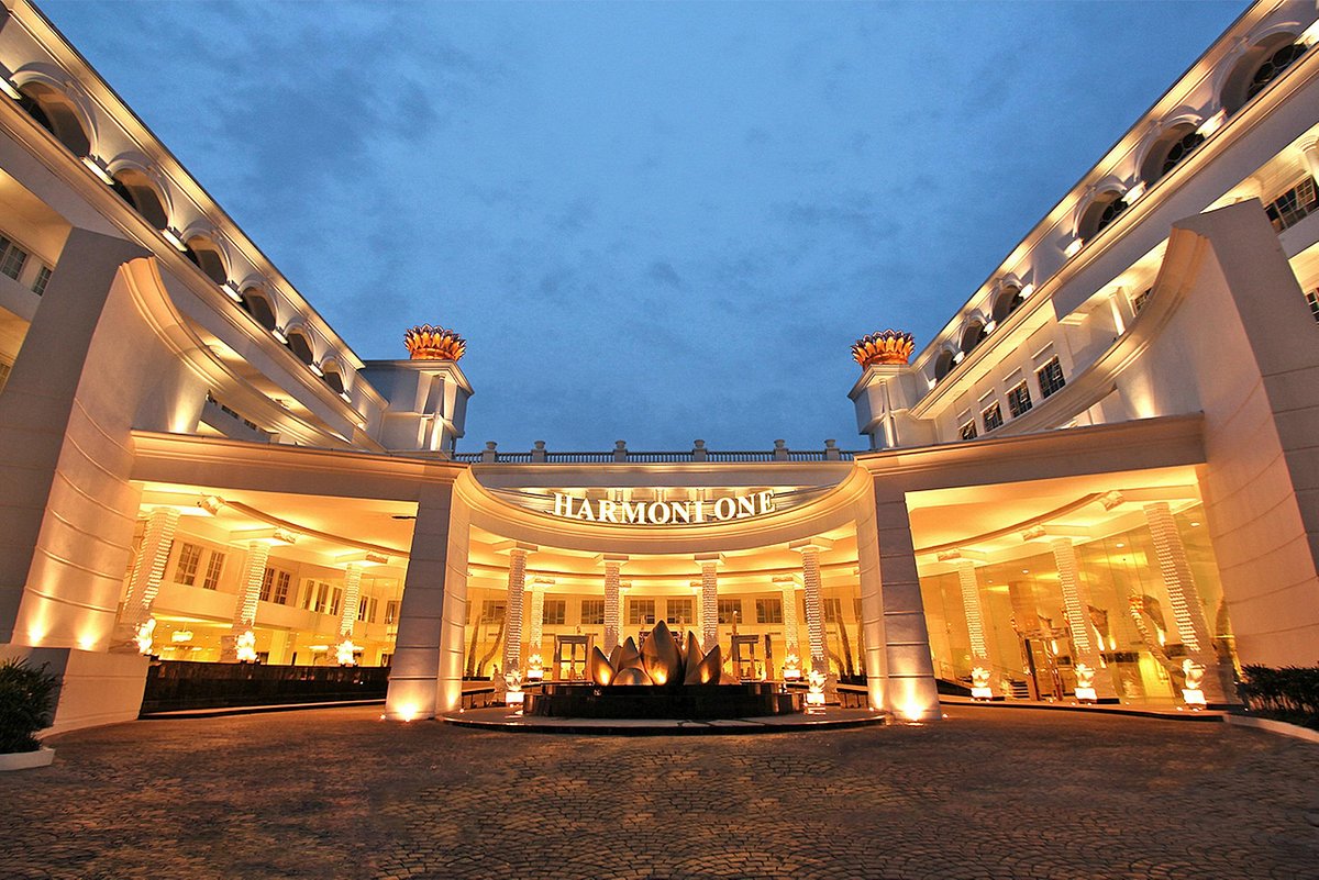 Harmoni One Convention Hotel and Service Apartments, hotel di Batam