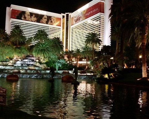 15 Best Casinos in Las Vegas - Try Your Luck in the Gambling Capital of the  World – Go Guides