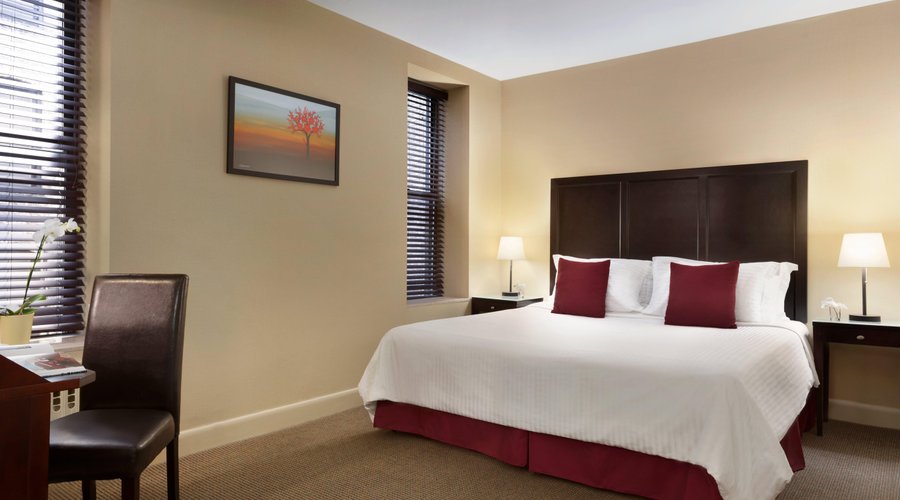 Deluxe King Bedded Room