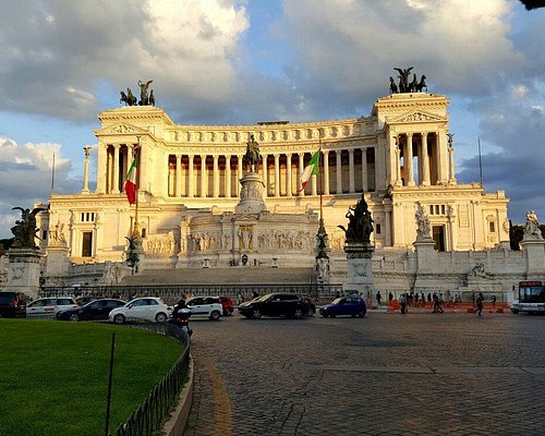 monuments in rome italy