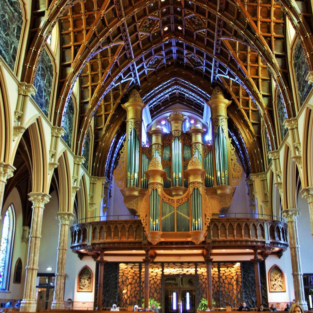 holy name cathedral architecture