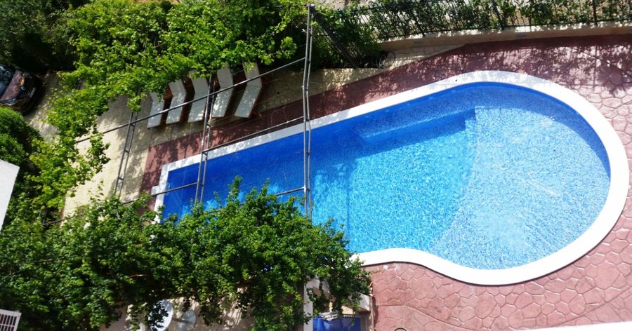 Pool by day