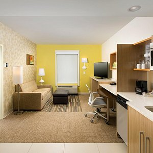 Home2 Suites by Hilton Louisville East/Hurstbourne, hotel in Louisville