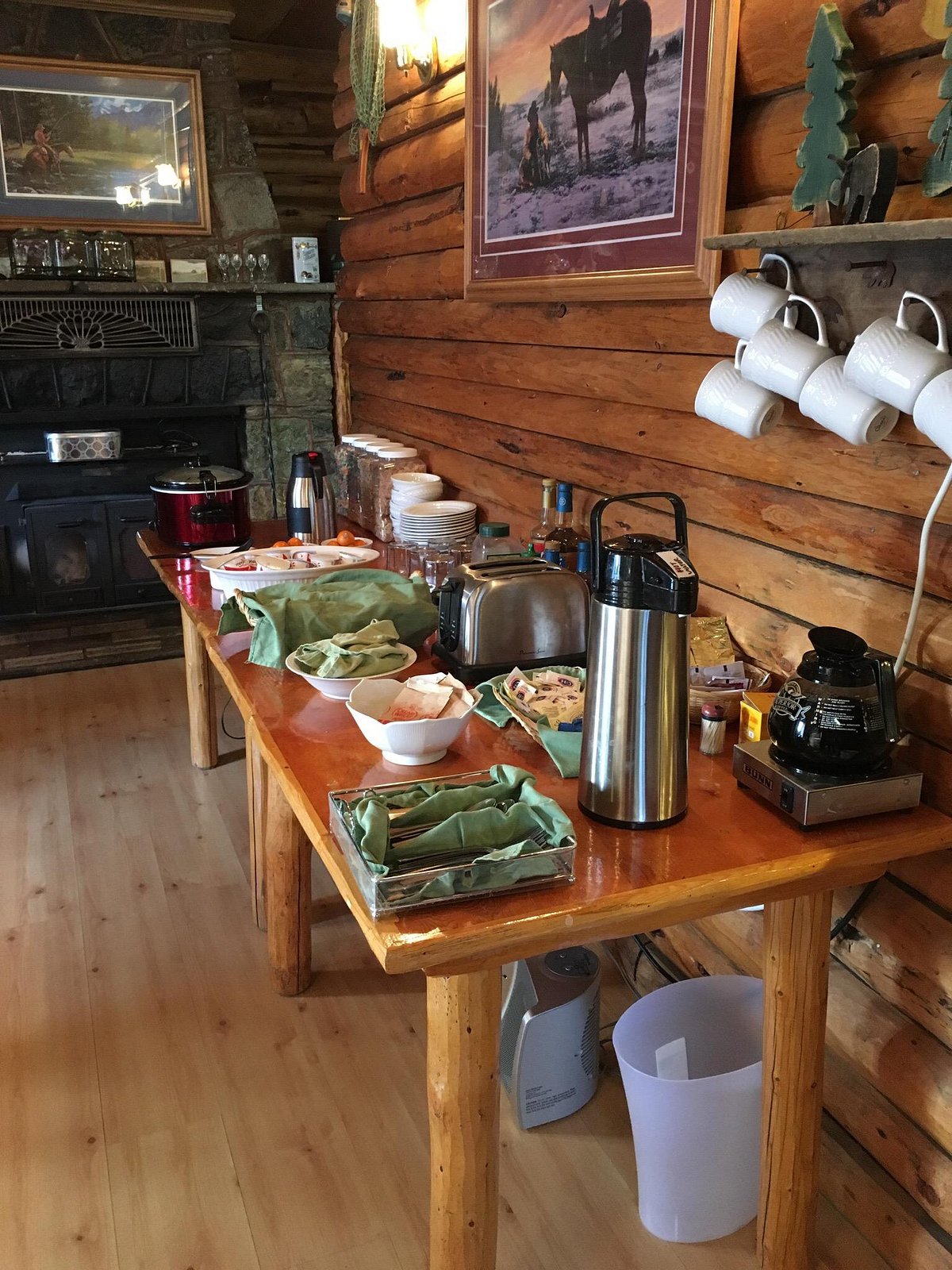 BIG BEAR LODGE - Reviews, Photos (Cooke City, Montana)