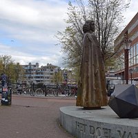 Spinoza Monument