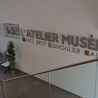 dans le hall d'entrée