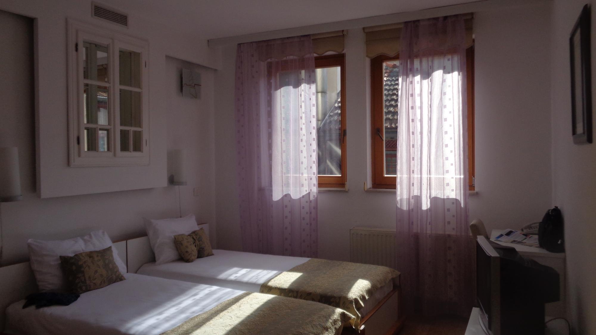 Hotel Safir by null