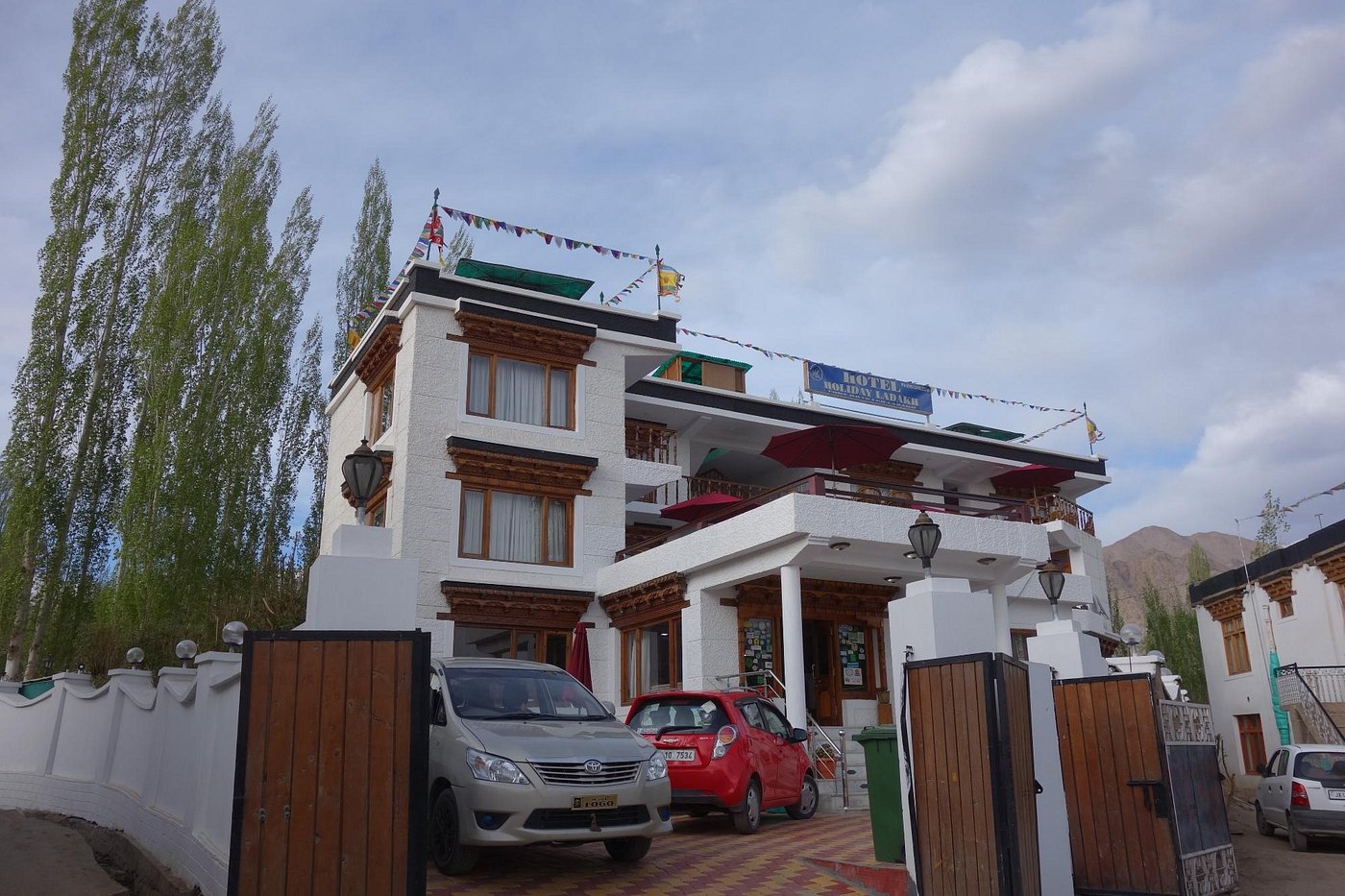holiday inn tours and travels jammu