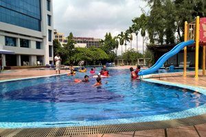 Pool & Beach