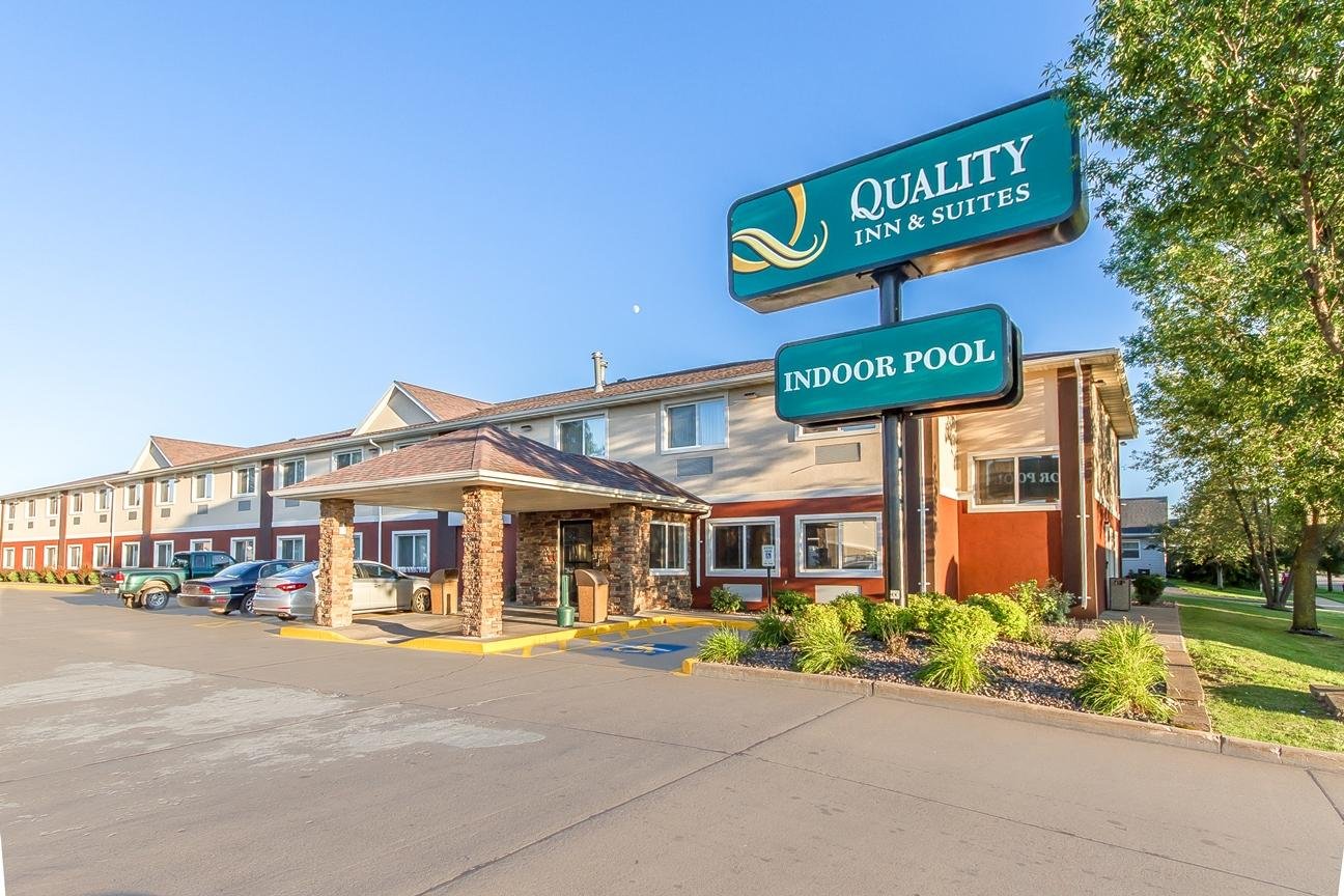 QUALITY INN & SUITES - Updated 2024 Prices & Hotel Reviews (Eau Claire, WI)