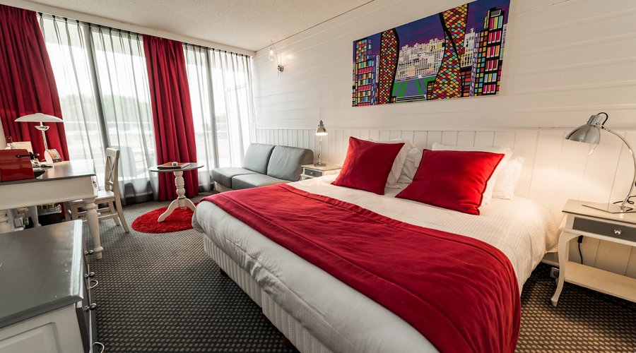 The Deluxe Room with Sea View at the Hotel Point France