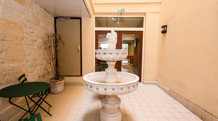 Patio at the Hotel Saint-Honore