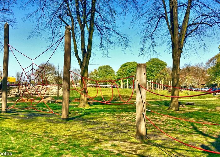 Climbing ropes at Wandle Park