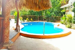 Pool & Beach