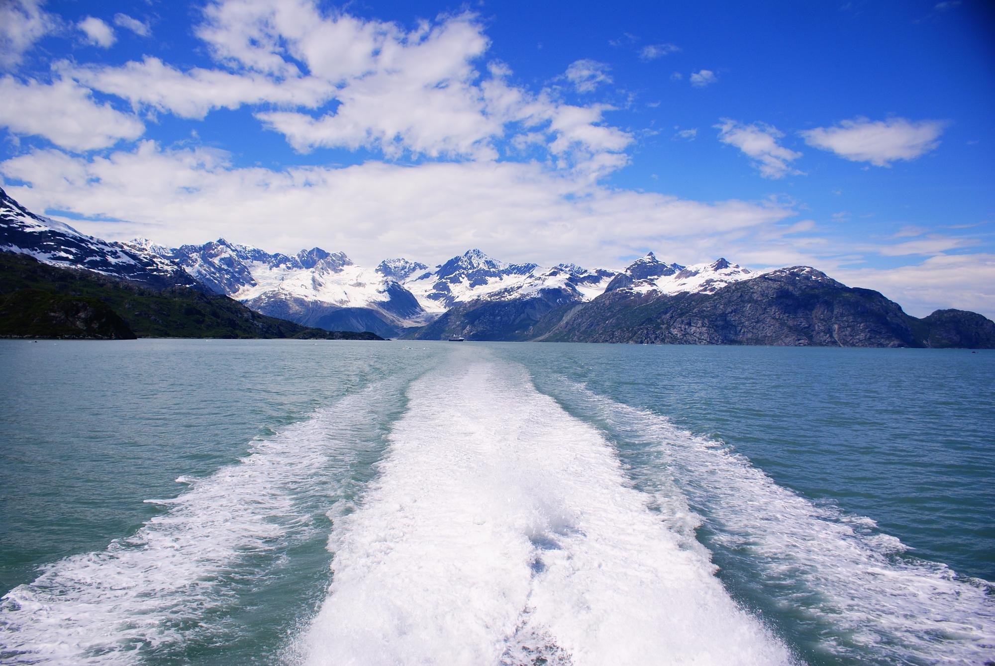 Glacier Bay Lodge & Tours by null