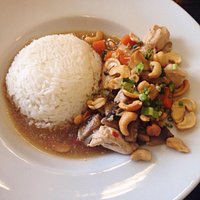 Wok de poulet aux noix de cajou