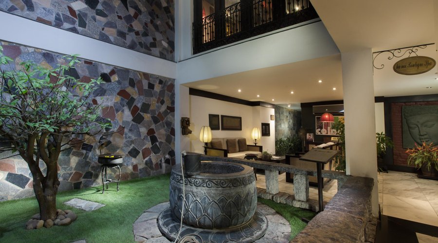 Hotel well