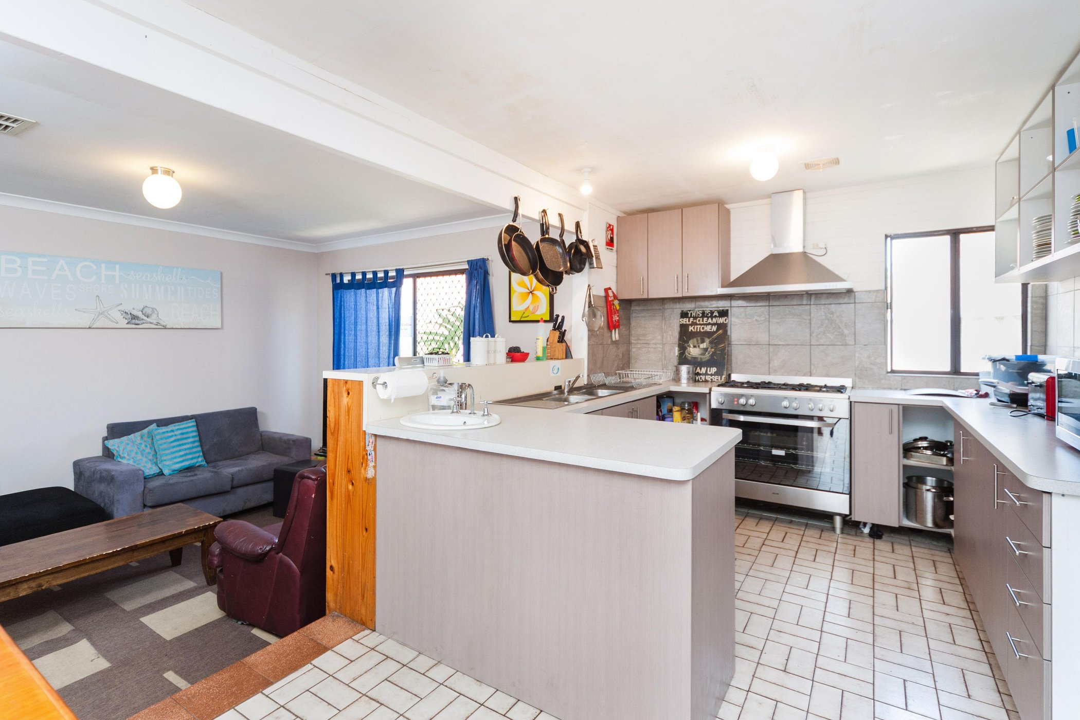 Western Beach Lodge by null