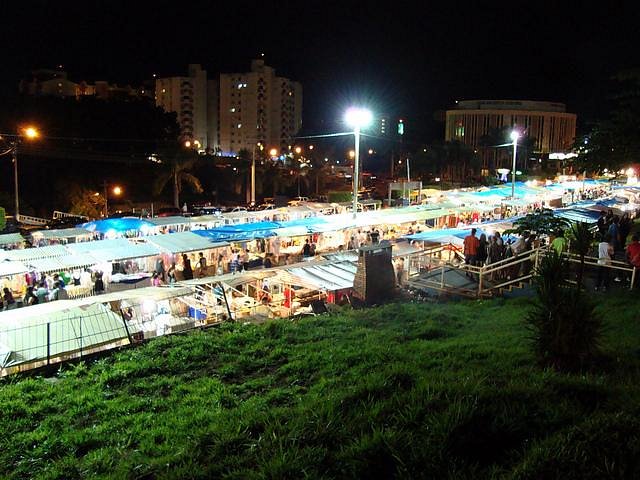 BRÁS - TOUR NA FEIRINHA DA MADRUGADA. Vlog mostrando a feira e