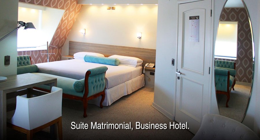 Suite Matrimonial con jacuzzi, TV, aire acondicionado, caja de seguridad, secador de pelo, ameni