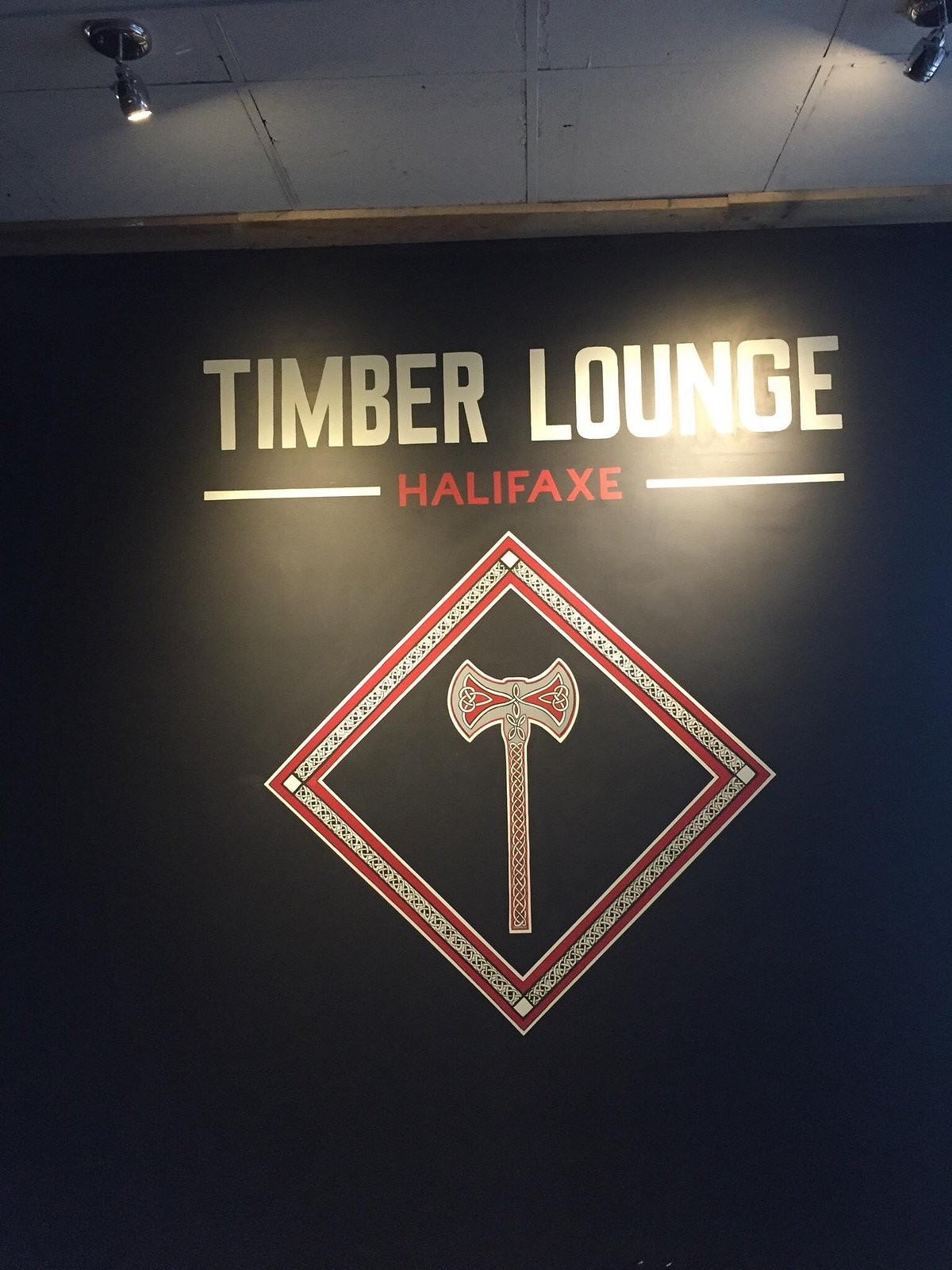 Timber Lounge Axe Throwing, Галифакс: лучшие советы перед посещением -  Tripadvisor