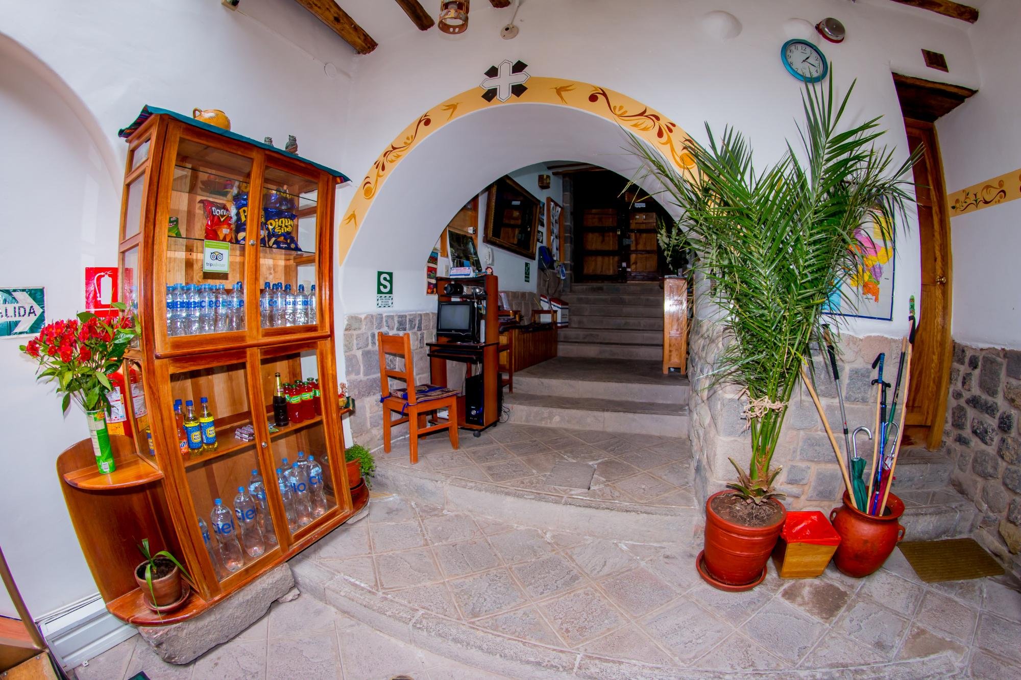 Hostal El Grial by null