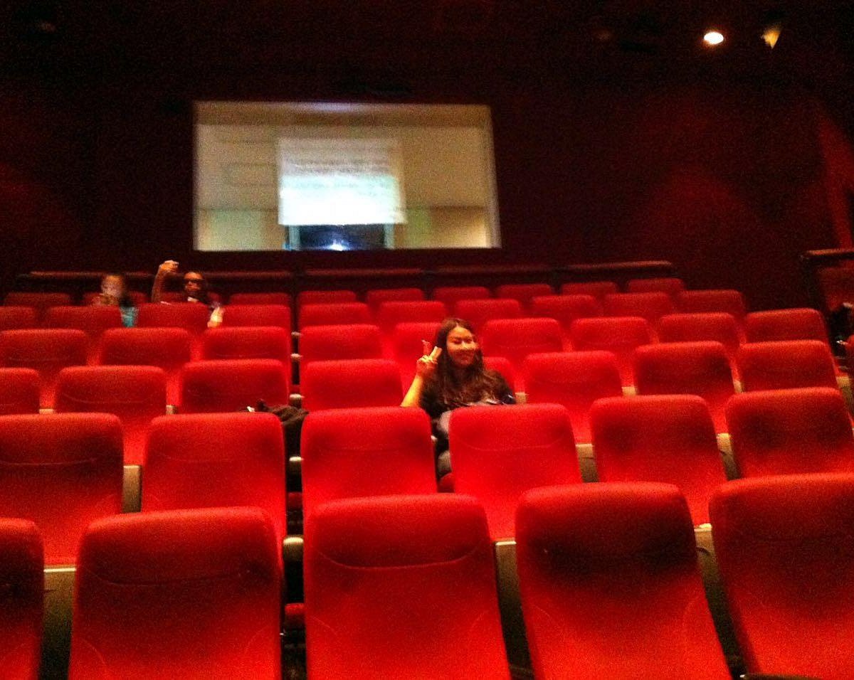 Одинокие в сеуле в кинотеатрах. Кинотеатр в Сеуле.