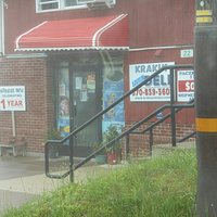 Krakus Deli cross street not named on map or even visible, marker incorrect