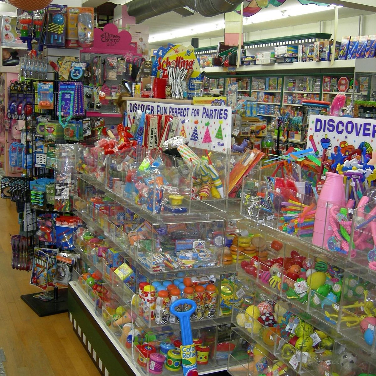 Derribar Catedral Igualmente TOYS ON THE SQUARE (Hummelstown) - All You Need to Know BEFORE You Go