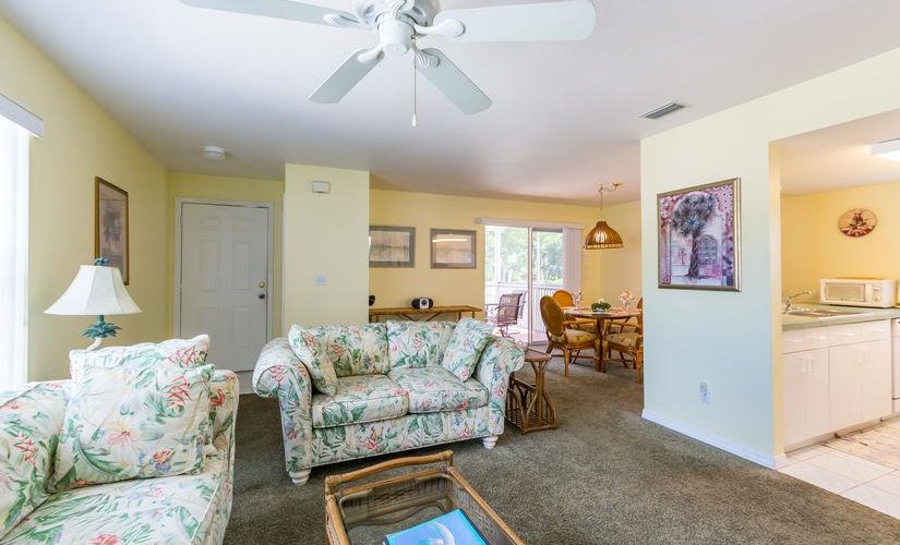#1-C Lower unit with twin beds in guest bedroom